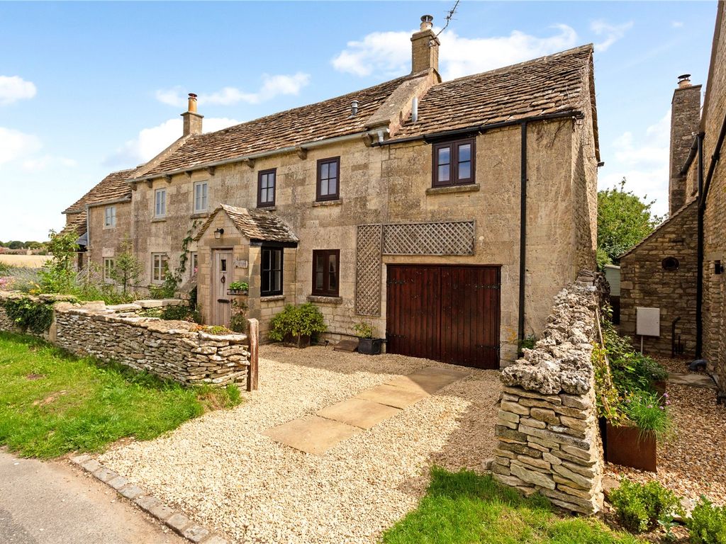 3 bed semidetached house for sale in Minchinhampton, Stroud GL6, £