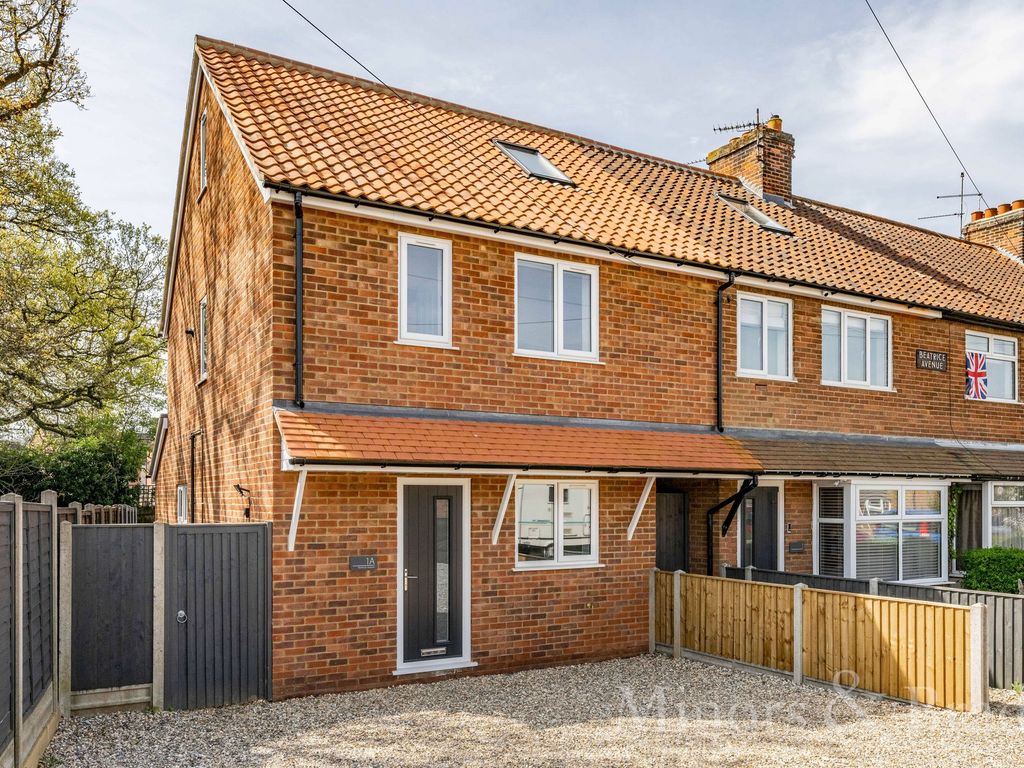 3 bed terraced house for sale in Beatrice Avenue, Dereham NR19, £