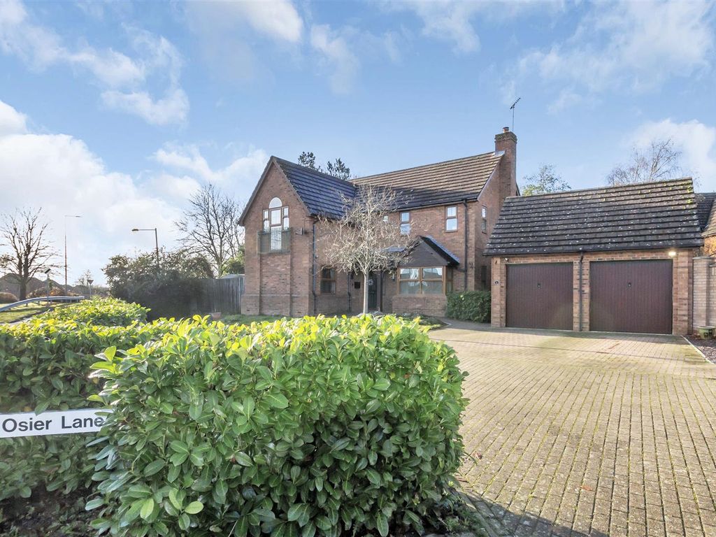 5 bed detached house for sale in Osier Lane, Shenley Lodge, Milton