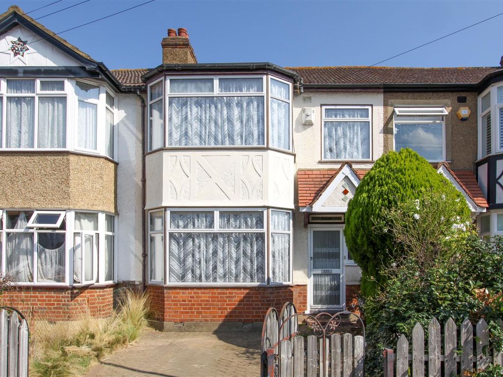 3 bed terraced house for sale in Ryefield Avenue, Hillingdon UB10, £