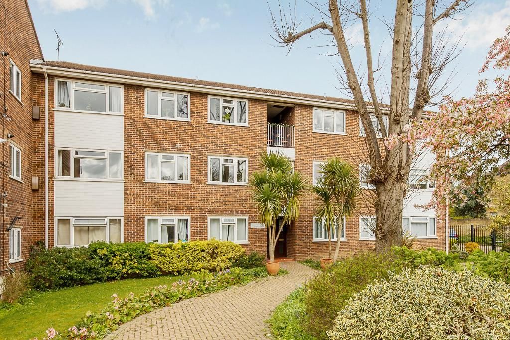 2 bed flat for sale in Manor Court Road, Hanwell, London W7 Zoopla