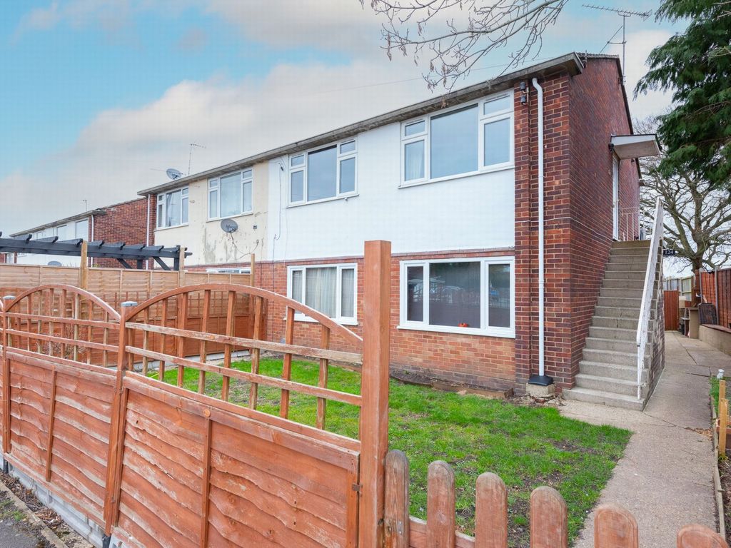 2 bed to rent in Beta Road, Farnborough GU14 Zoopla