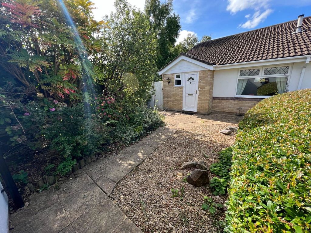 2 bed bungalow for sale in MaesYCrochan, St. Mellons, Cardiff CF3, £