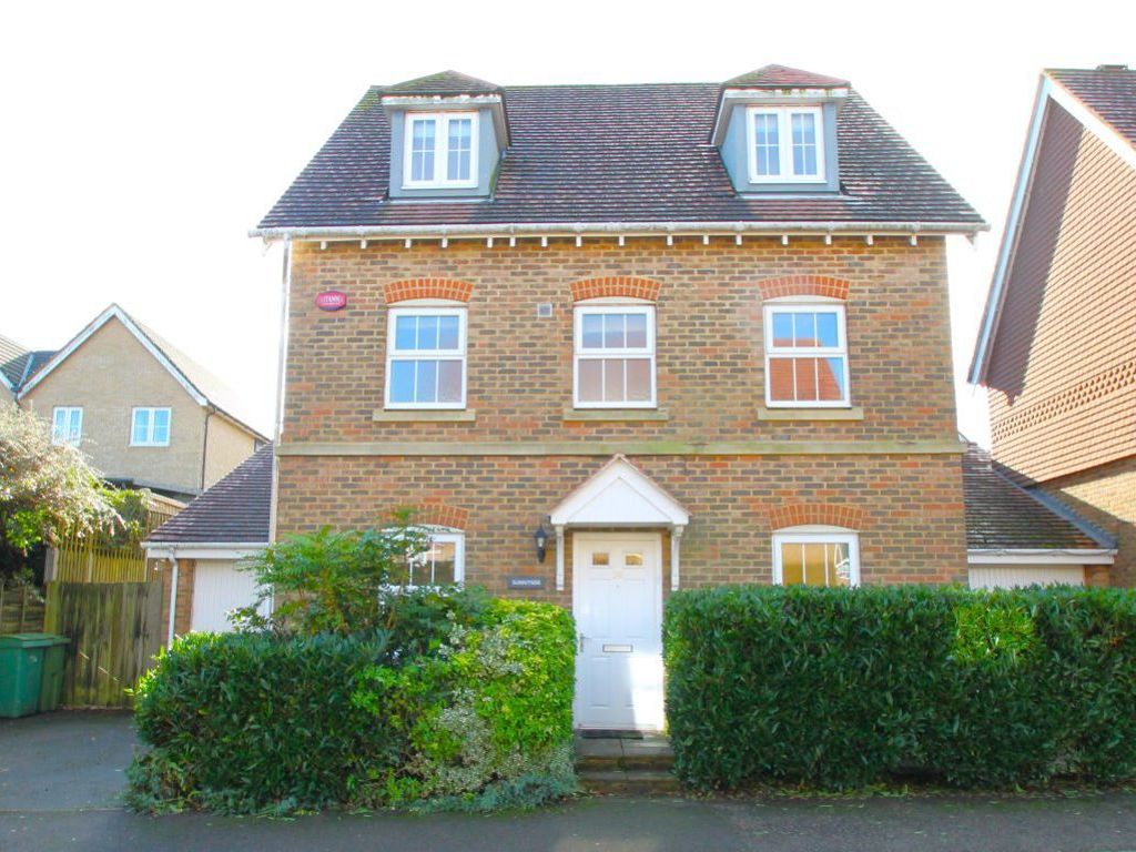 5 bed property to rent in Lewis Road, Hawkinge, Folkestone CT18, £1,950