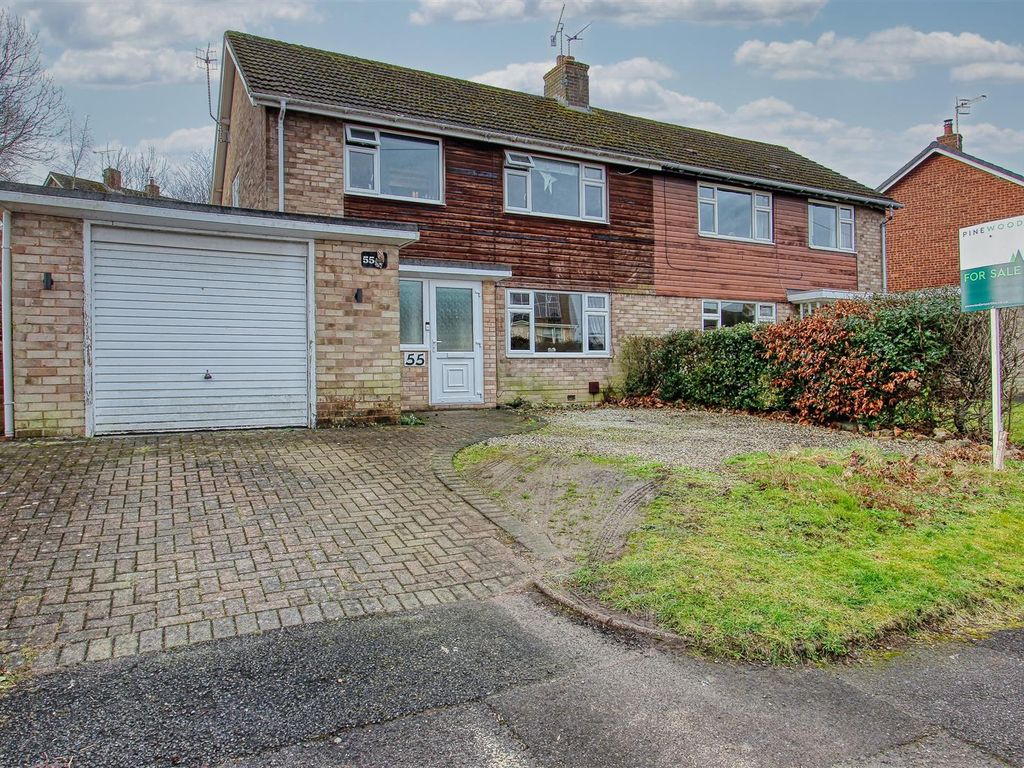 3 bed semidetached house for sale in Grampian Crescent, Loundsley Green, Chesterfield
