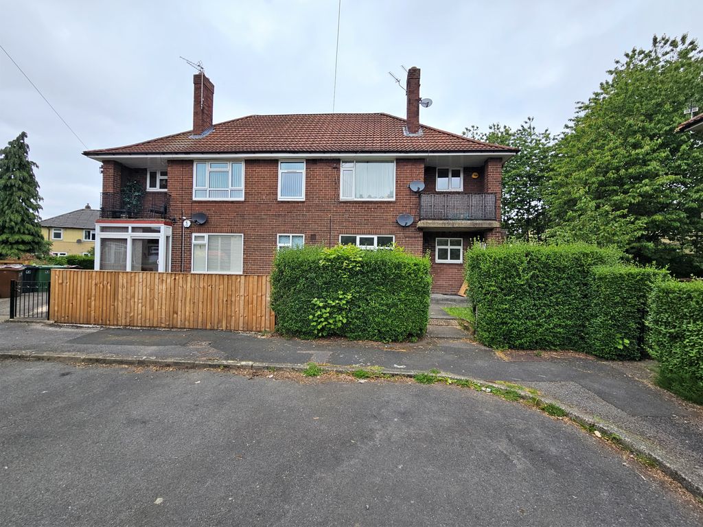 2 bed flat for sale in Saxon Green, Moor Allerton, Leeds LS17 Zoopla