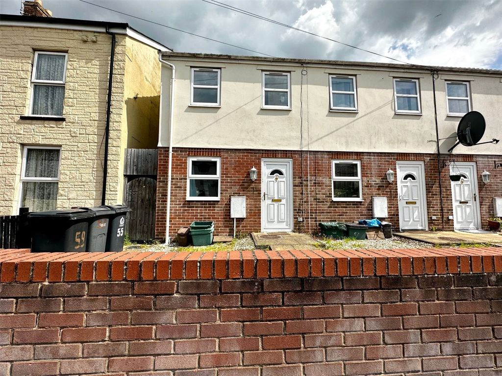 2 bed end terrace house for sale in High Street, Gloucester GL1 Zoopla