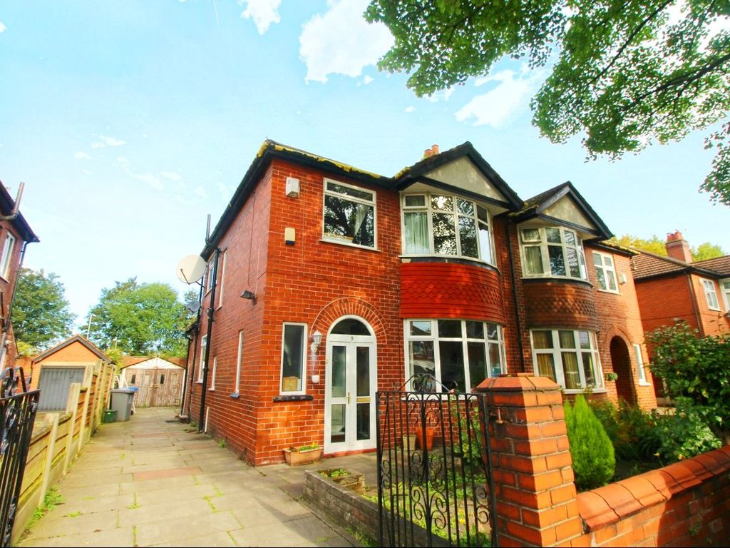 3 bed semidetached house to rent in Hapton Avenue, Stretford
