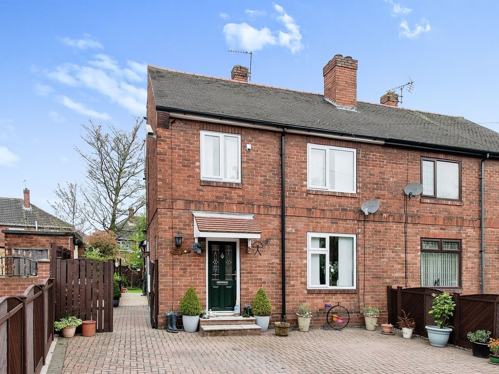 3 bed semidetached house for sale in Harewood Avenue, Pontefract WF8
