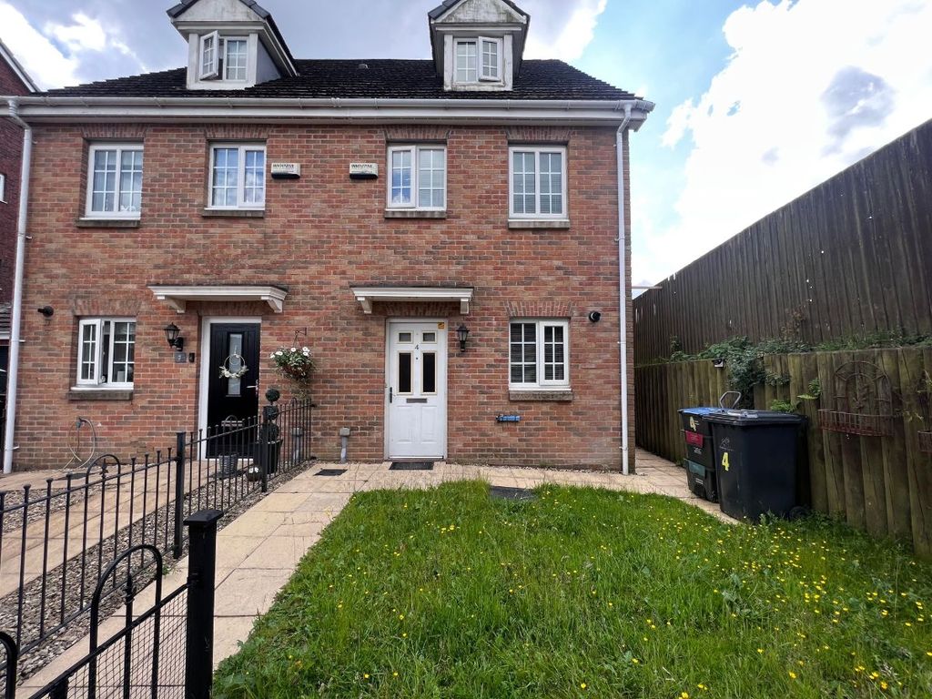 3 bed semidetached house for sale in Milfraen View, Brynmawr, Ebbw