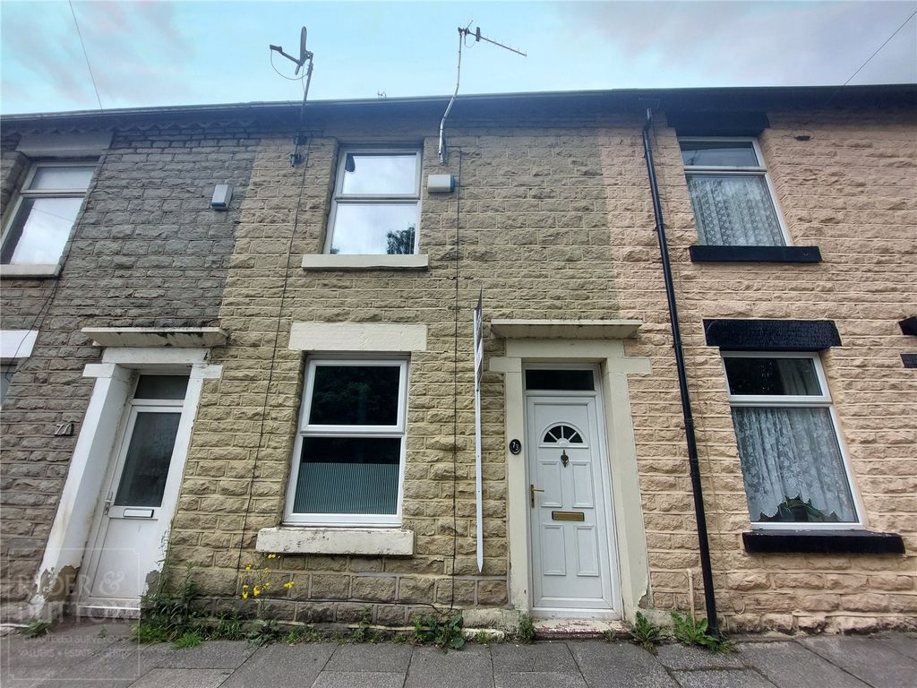 2 bed terraced house to rent in Egmont Street, Mossley, AshtonUnder