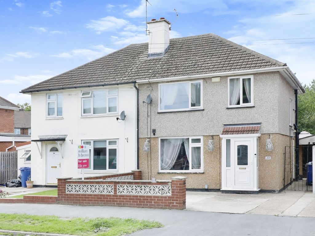 3 bed semidetached house for sale in Shackleton Road, Clay Lane