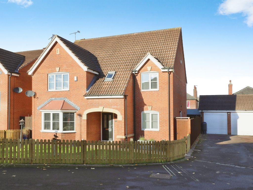 4 bed detached house for sale in Hollymount, Retford DN22, £390,000