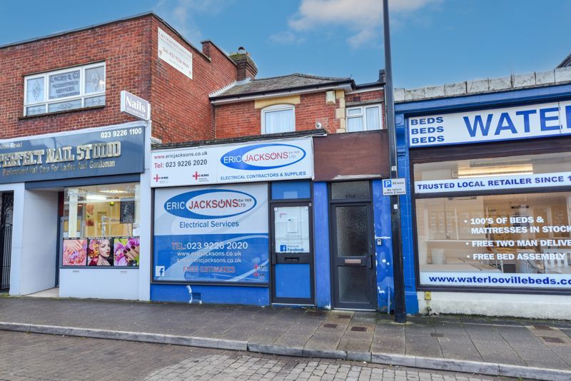 2 bed flat to rent in London Road, Waterlooville PO7, £900 pcm Zoopla