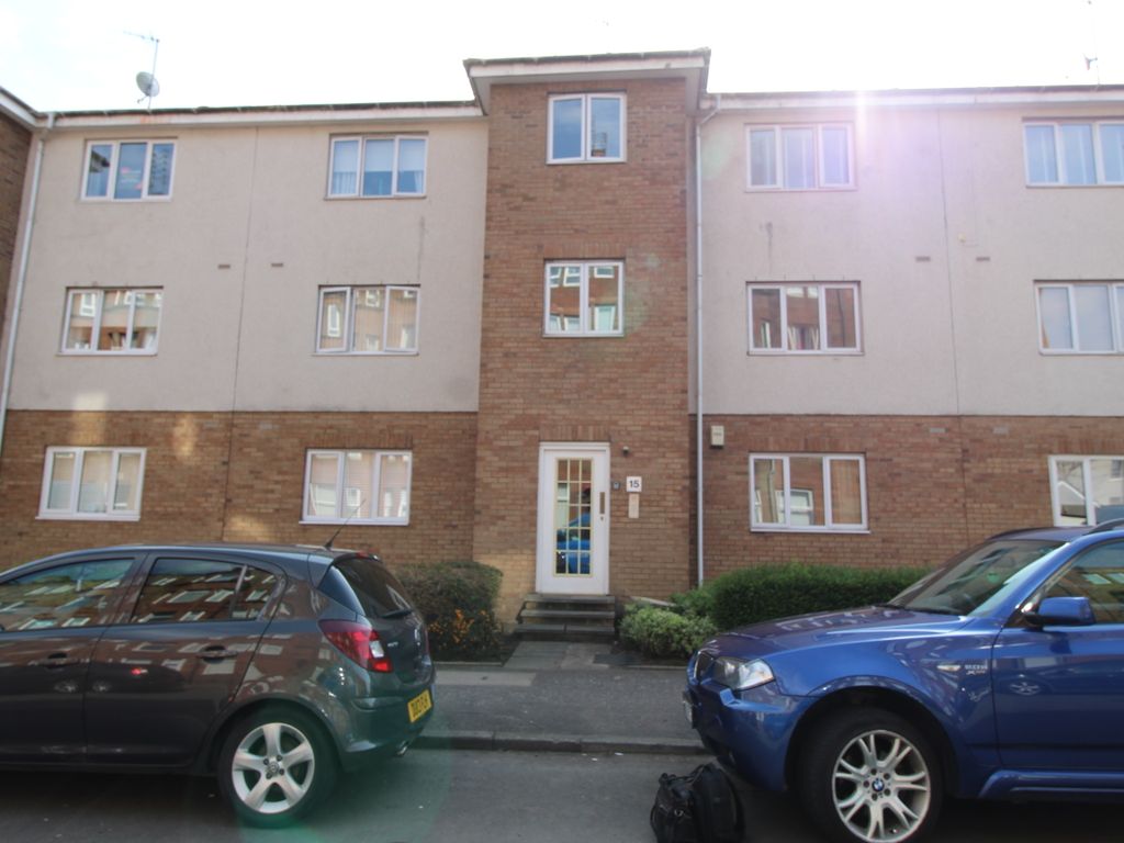 2 bed flat to rent in Dyke Street, Baillieston, Glasgow G69, £750 pcm