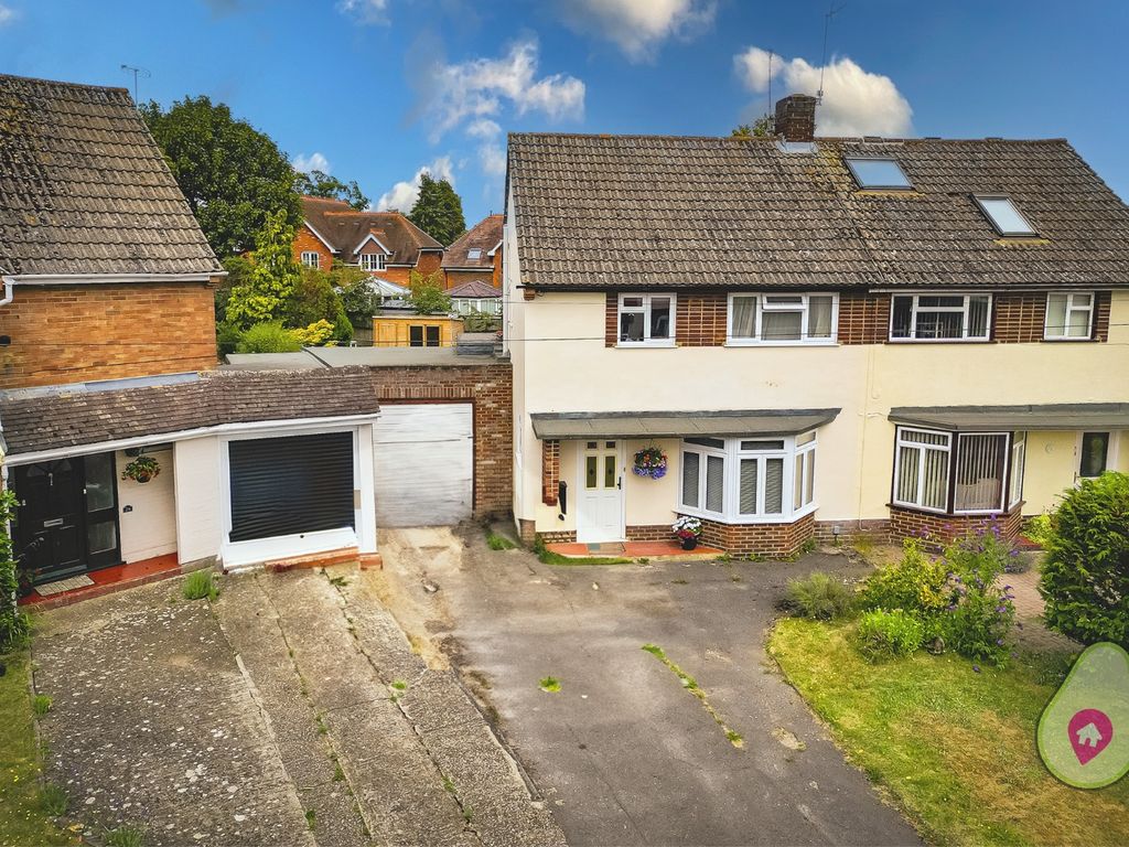 3 bed semidetached house for sale in Ravensbourne Drive, Woodley, Wokingham RG5 Zoopla