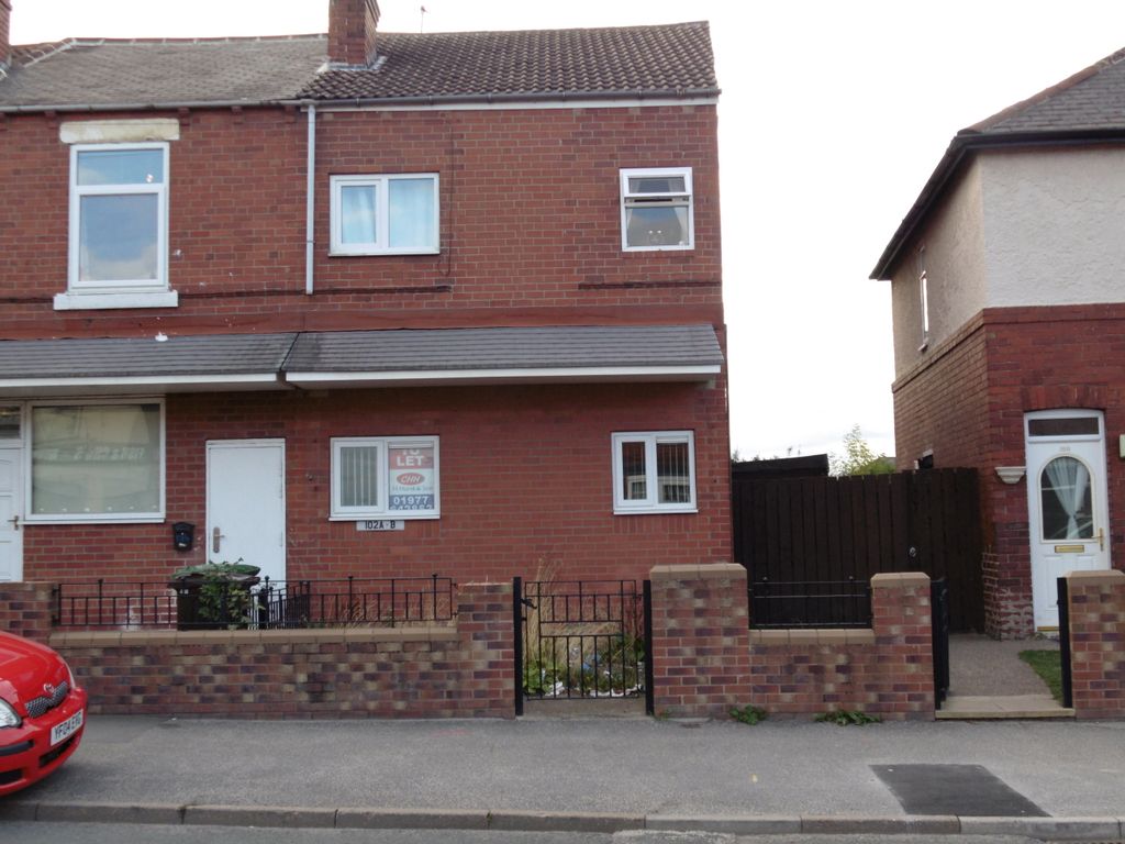 2 bed flat to rent in Westfield Lane, South Elmsall WF9, £395 pcm Zoopla