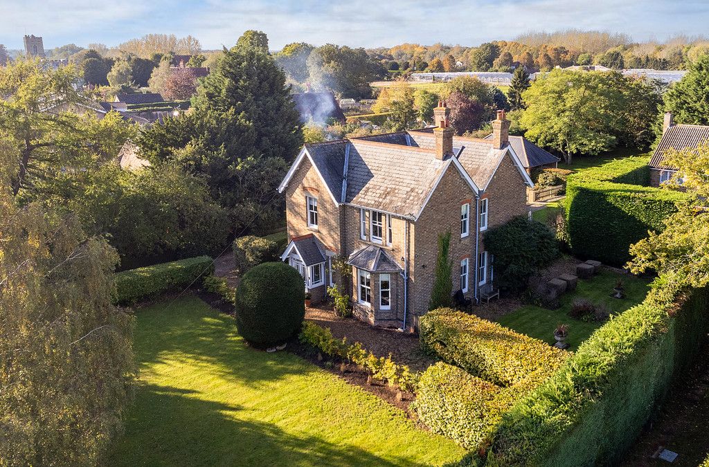 5 bed detached house for sale in Church Road Willington Bedford