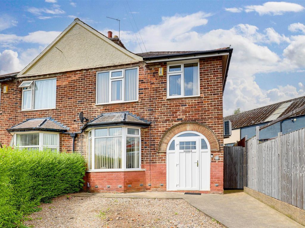 3 bed semidetached house for sale in Westdale Lane, Carlton