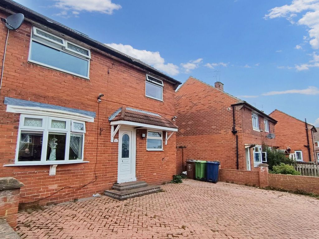 3 bed semidetached house for sale in Rishton Square, Sunderland SR5, £