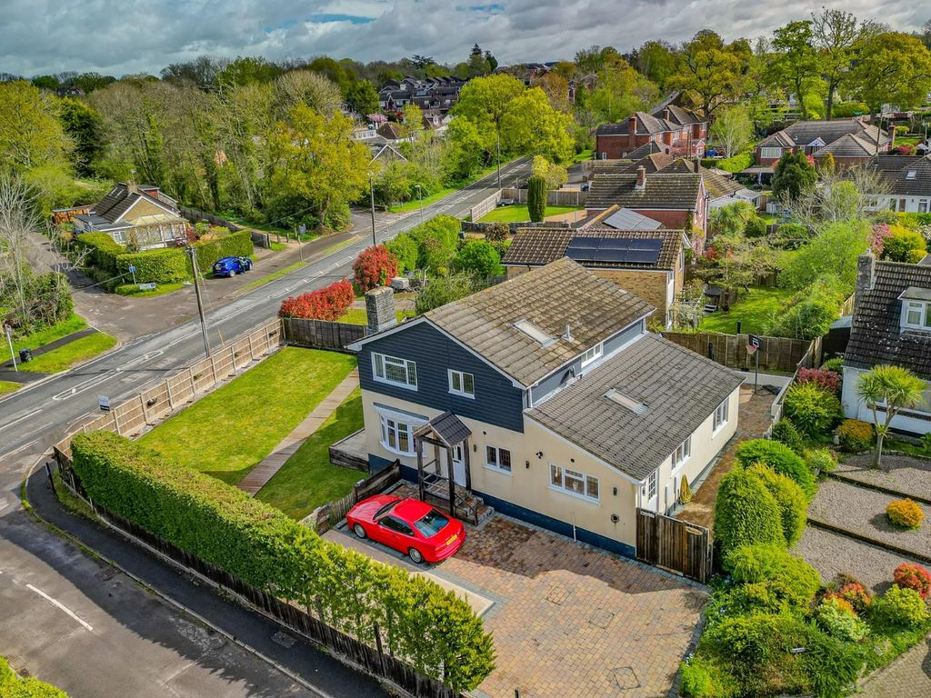 4 bed detached house for sale in Willow Grove, Fair Oak, Eastleigh SO50