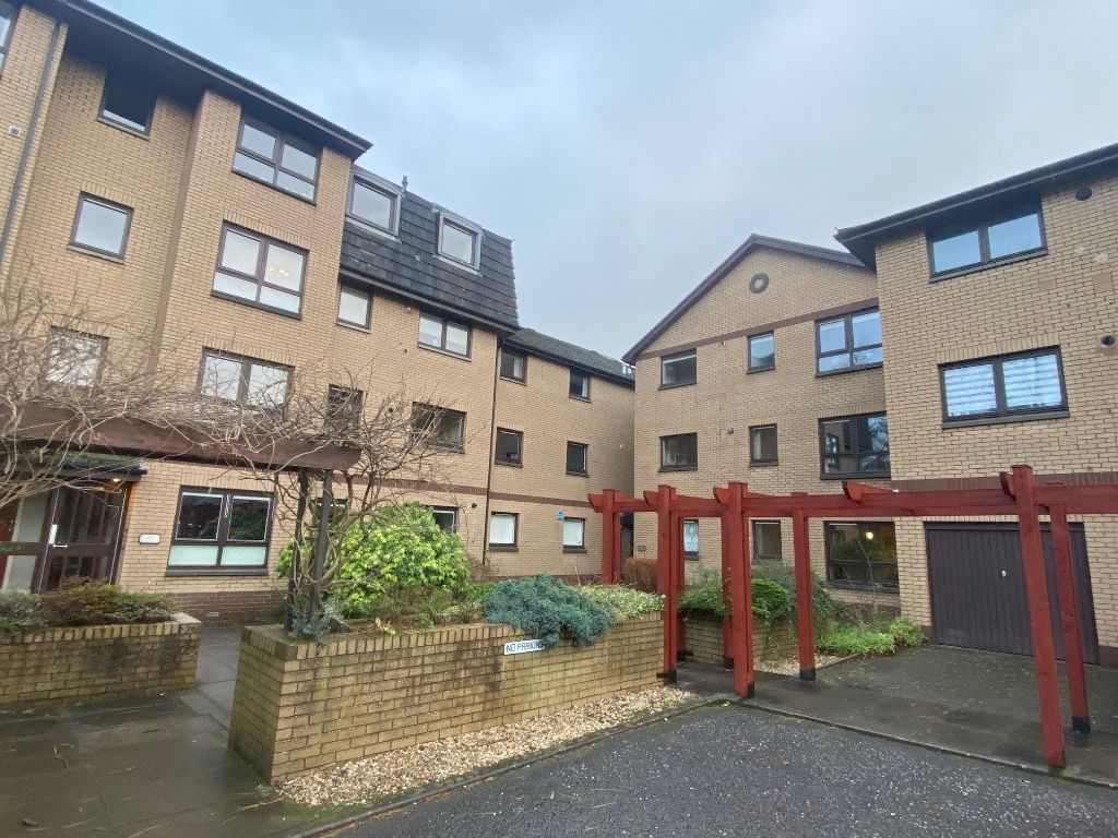 3 bed flat to rent in St Teresa Place, Merchiston, Edinburgh EH10, £