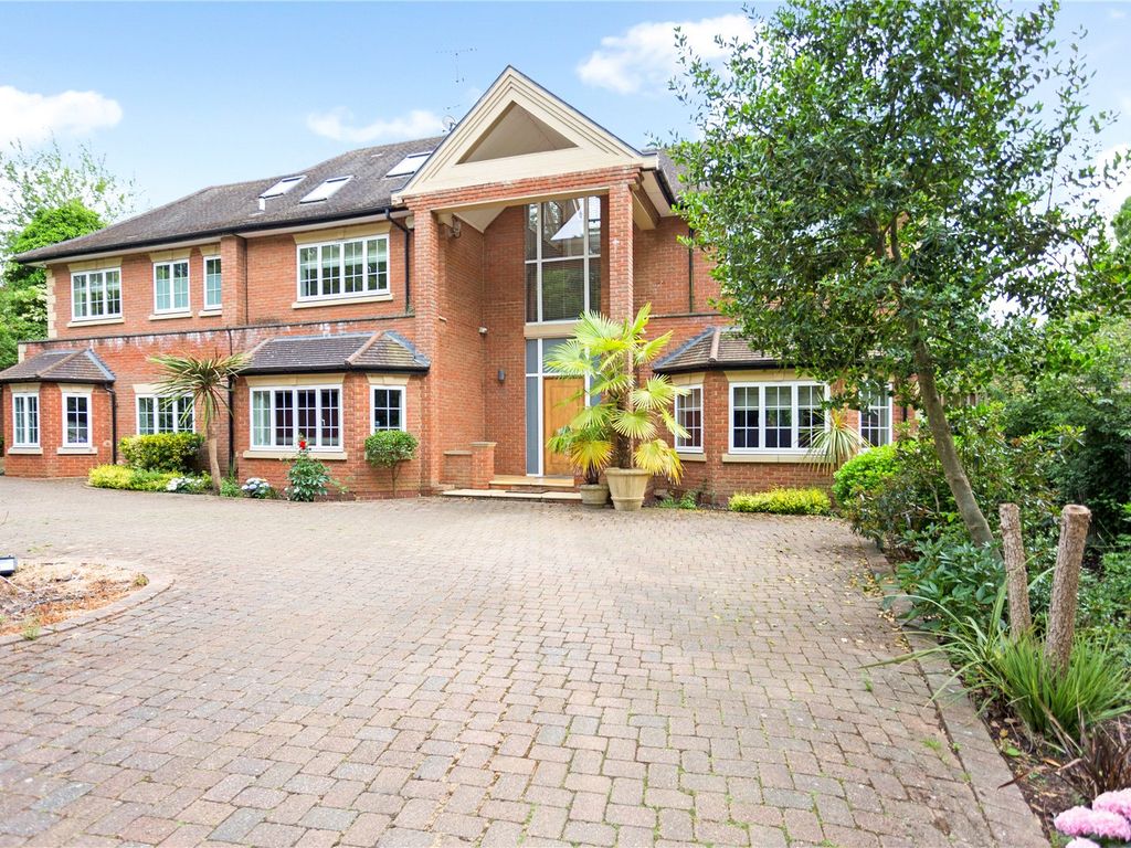 6 bed detached house for sale in The Common, Stanmore, Middlesex HA7, £