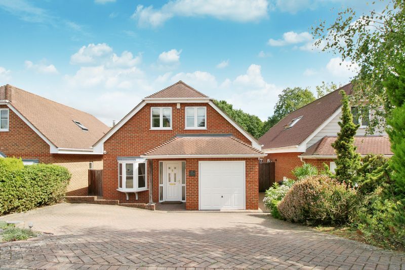 4 bed detached house for sale in Bursledon Road, Hedge End, Southampton
