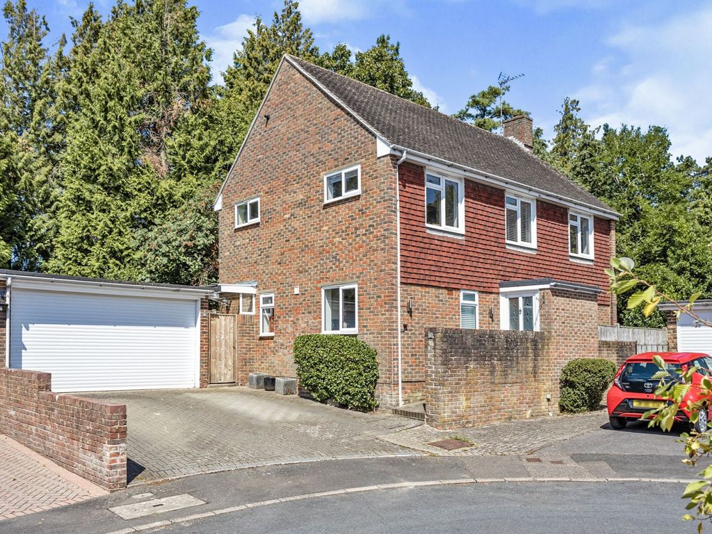 4 bed detached house for sale in Beech Hurst Close, Haywards Heath RH16