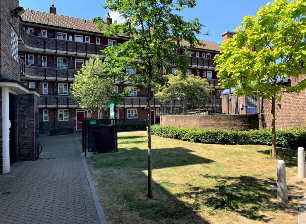 4 bed flat to rent in Shandy Street, Stepney Green/Mile End E1, £3,200