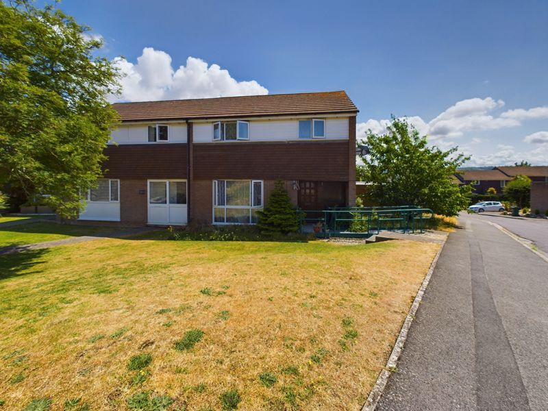 3 bed end terrace house for sale in Scafell Close, WestonSuperMare
