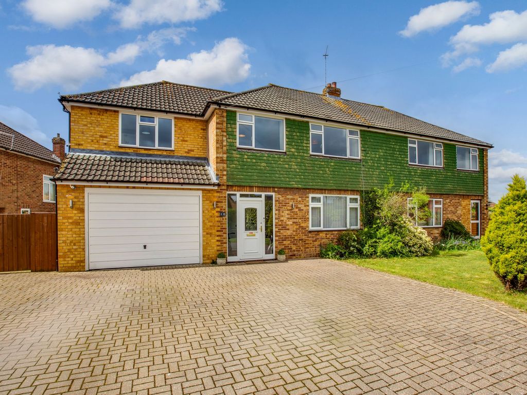 4 bed semidetached house for sale in Strathcona Way, Flackwell Heath
