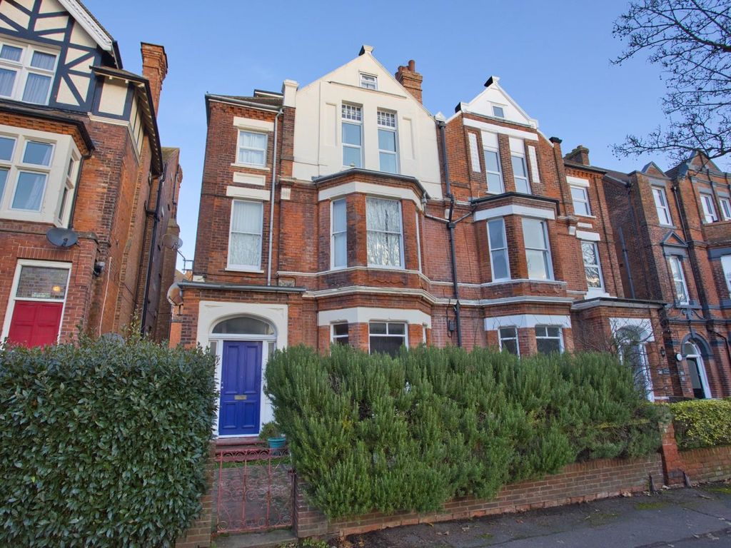 2 bed flat for sale in Bouverie Road West, Folkestone CT20 Zoopla