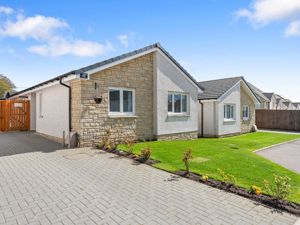 3 bed detached bungalow for sale in Curling Pond Lane, Longridge, West