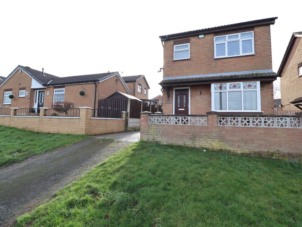 3 bed detached house for sale in Wagon Road, Rotherham S61, £195,000