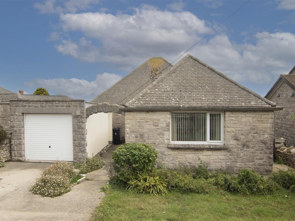 3 bed detached bungalow for sale in Toms Field Road, Langton Matravers, Swanage BH19, £575,000