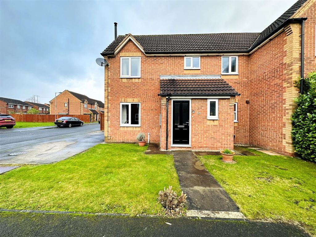 3 bed semidetached house for sale in Peartree Close, Barlby, Selby YO8