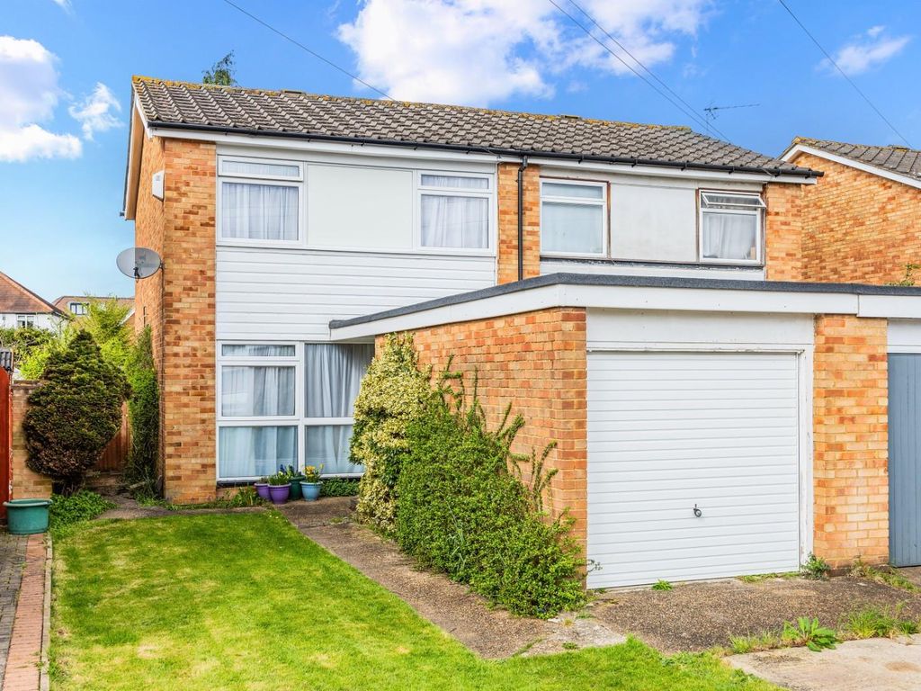 3 bed semidetached house for sale in Larch Crescent, West Ewell, Epsom