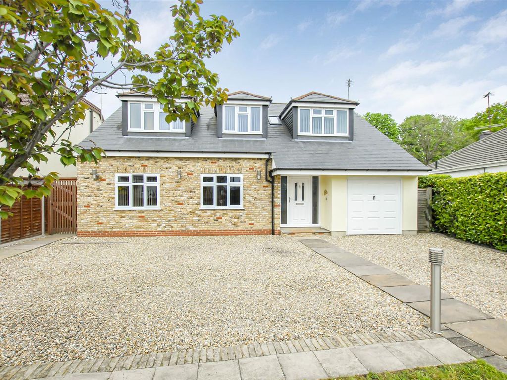 5 bed detached house for sale in Willow Crescent East, Denham, Uxbridge