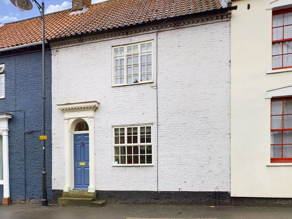 2 bed terraced house for sale in High Street, BartonUponHumber, North