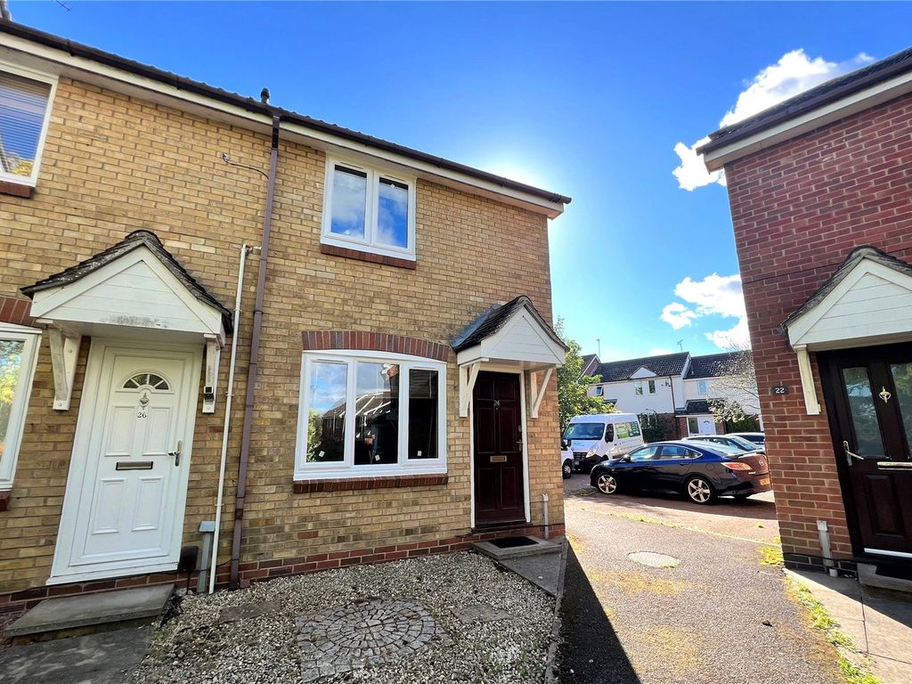2 bed end terrace house to rent in Chester Place, Chelmsford, Essex CM1