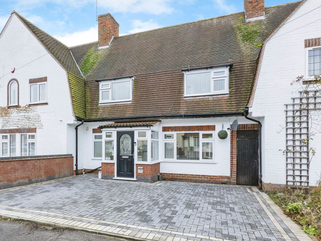 3 bed terraced house for sale in Barbara Avenue, Leicester LE5, £
