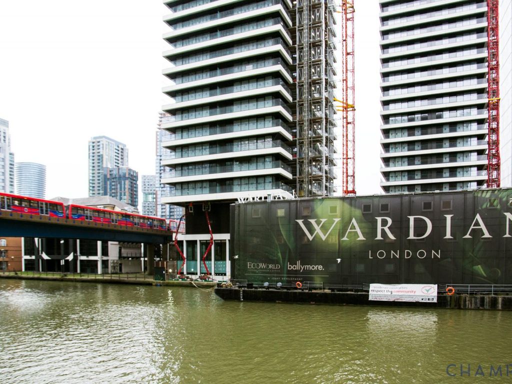 West Tower, Wardian, London E14