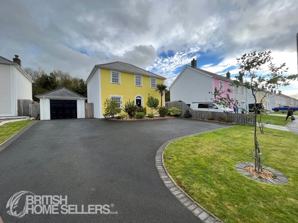 4 bed detached house for sale in Stad Craig Ddu, Llanon, Ceredigion