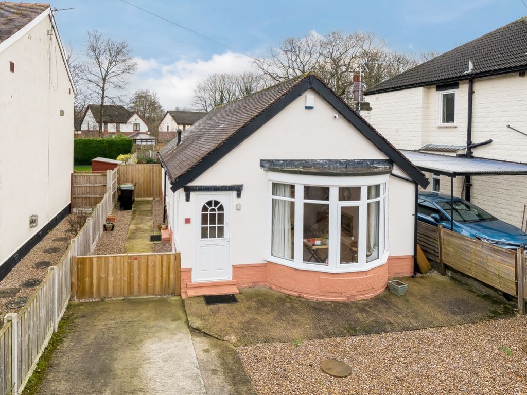2 bed detached bungalow for sale in Fearnville Place, Leeds LS8, £