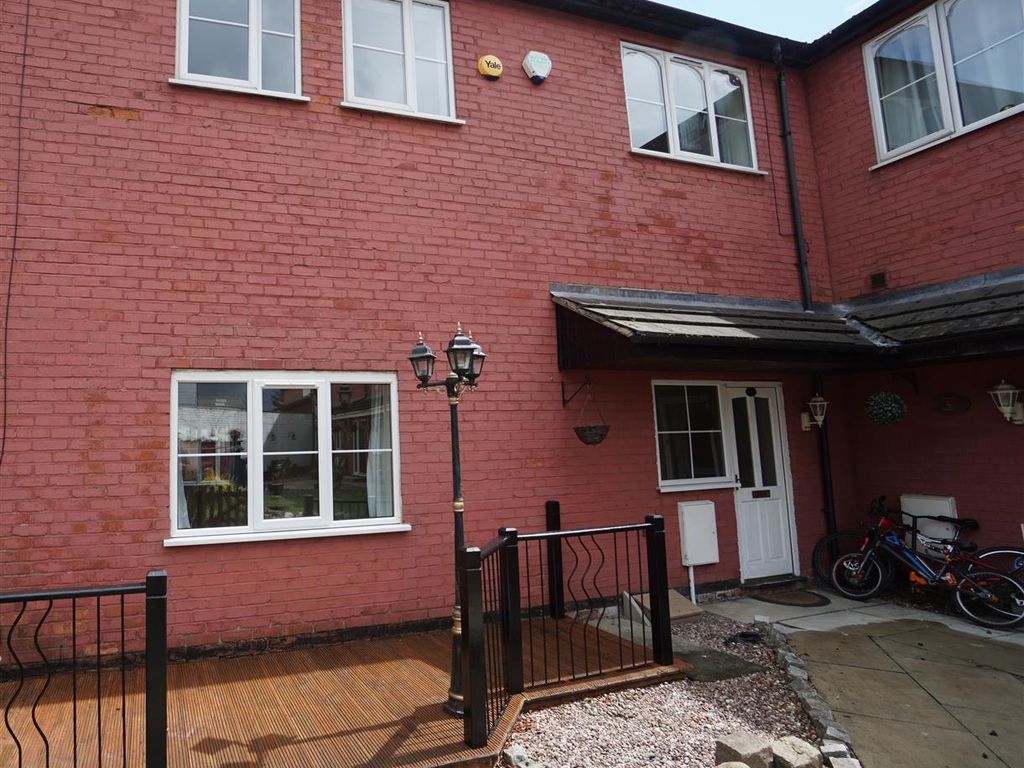 3 bed town house to rent in Park Grange, Park Road, Hindley, Wigan WN2