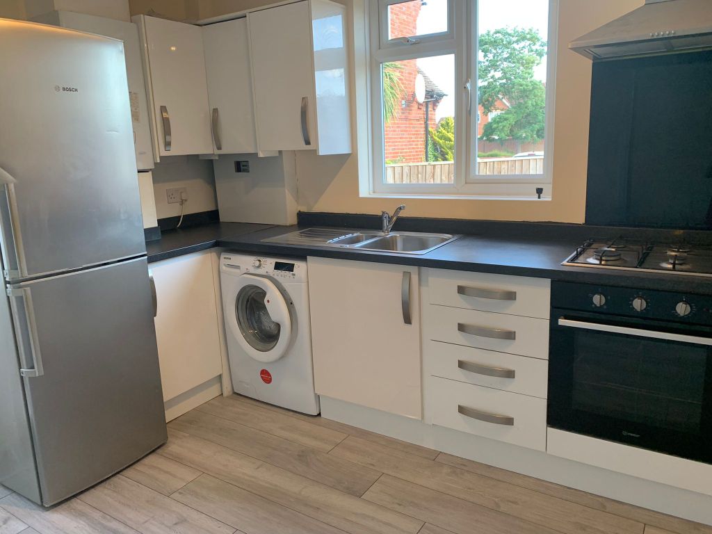 3 bed property to rent in Mark Rutherford Road, Bedford MK42 Zoopla