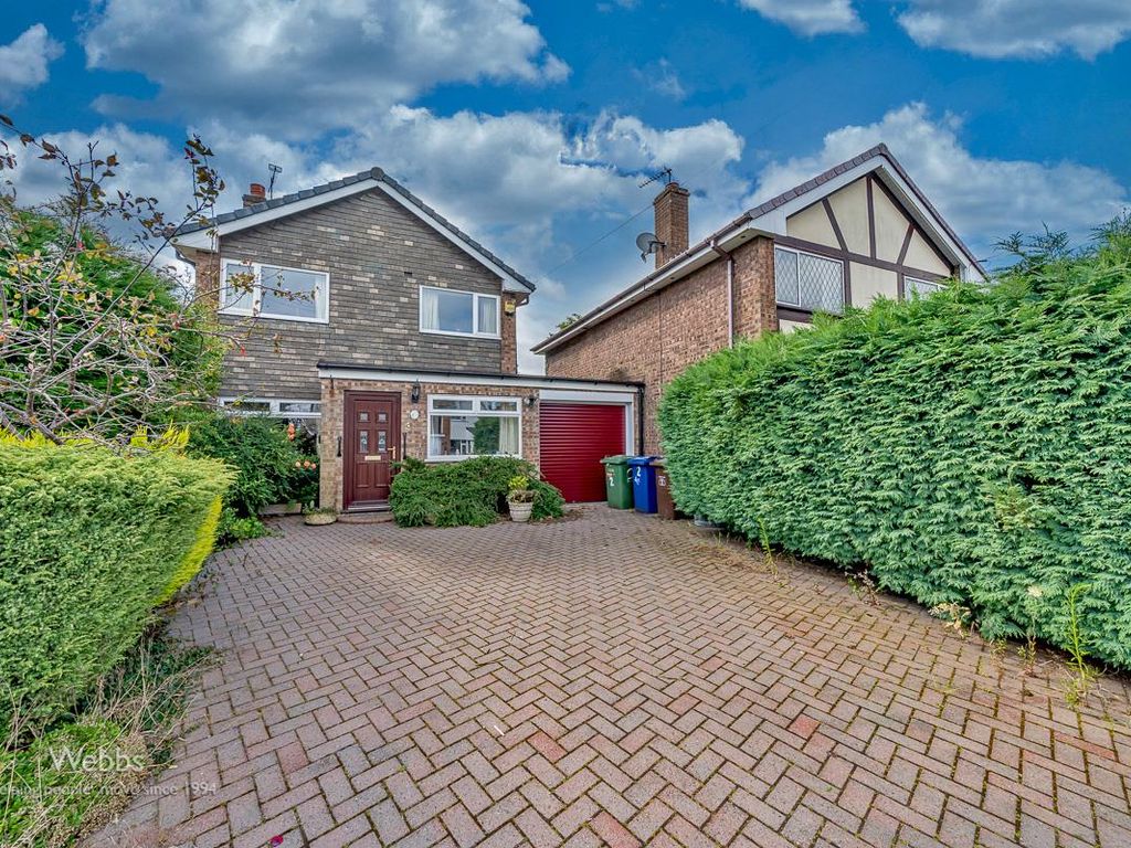 4 bed property for sale in Waveney Grove, Shoal Hill, Cannock WS11, £