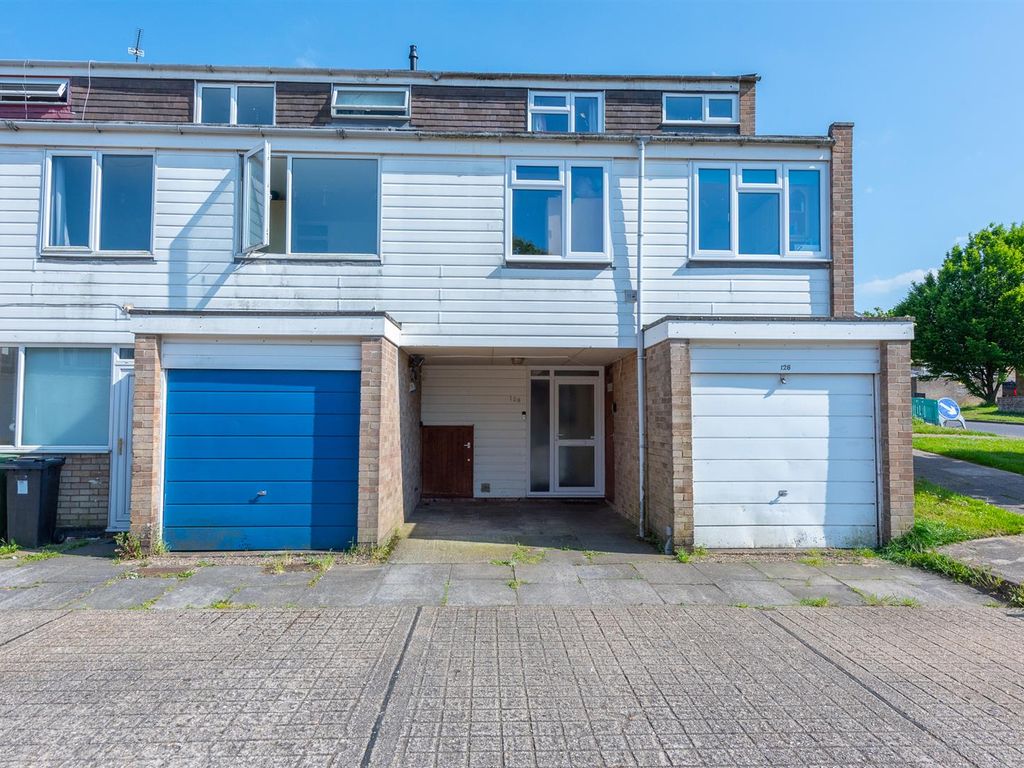 3 bed end terrace house for sale in Normanton Road, Basingstoke RG21, £