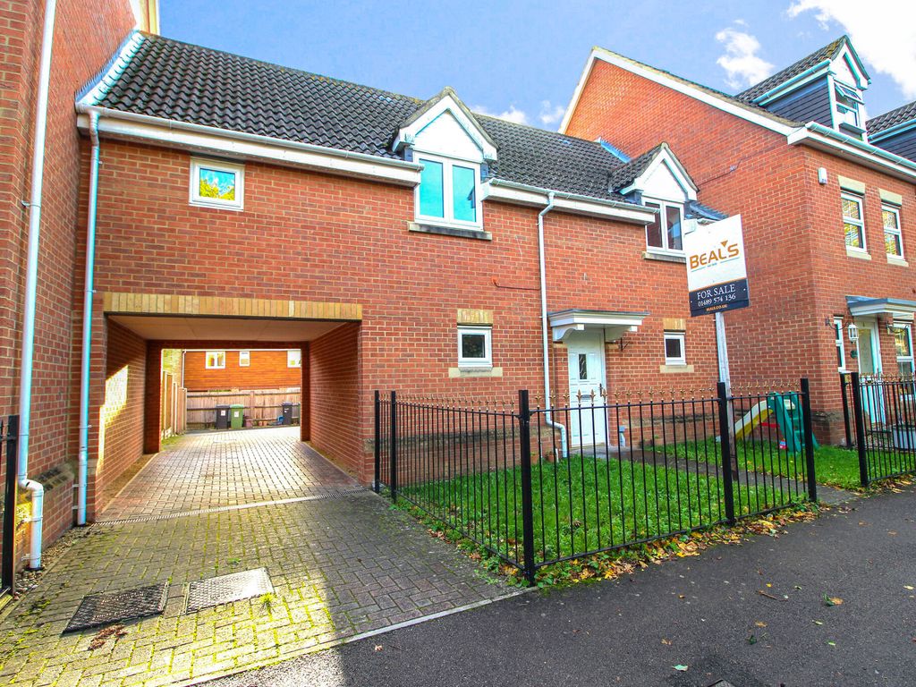2 bed detached house for sale in Stag Drive, Hedge End, Southampton